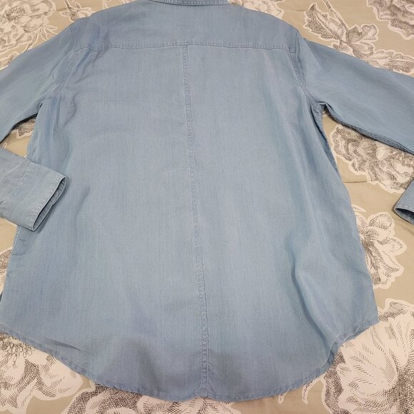Crown & Ivy Blue Chambray Tencel Long Sleeve Button Up Blouse Size Medium NWT - Picture 6 of 12